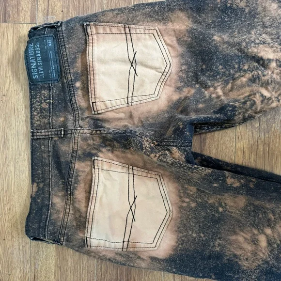 Signature by Levi’s Boho Festival Jeans - Picture 5 of 9